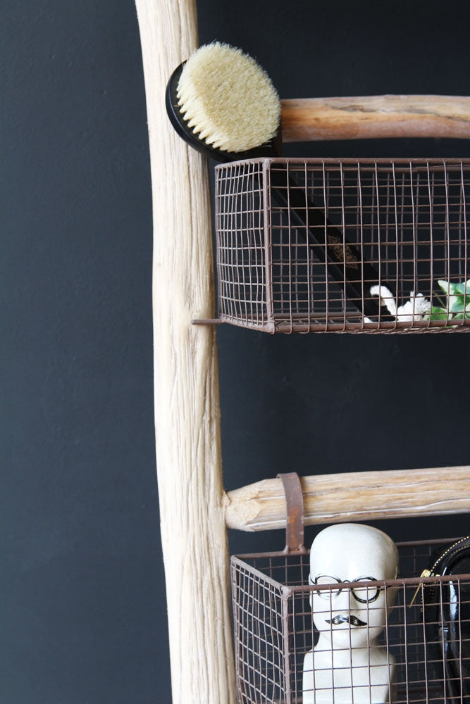 Échelle en bois avec 5 étagères à paniers